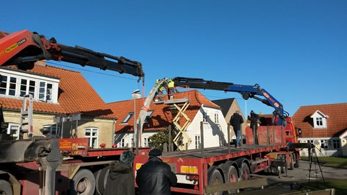 Blåhvalskæber fra Hals genskabes i glasfiber af elever fra Tech College