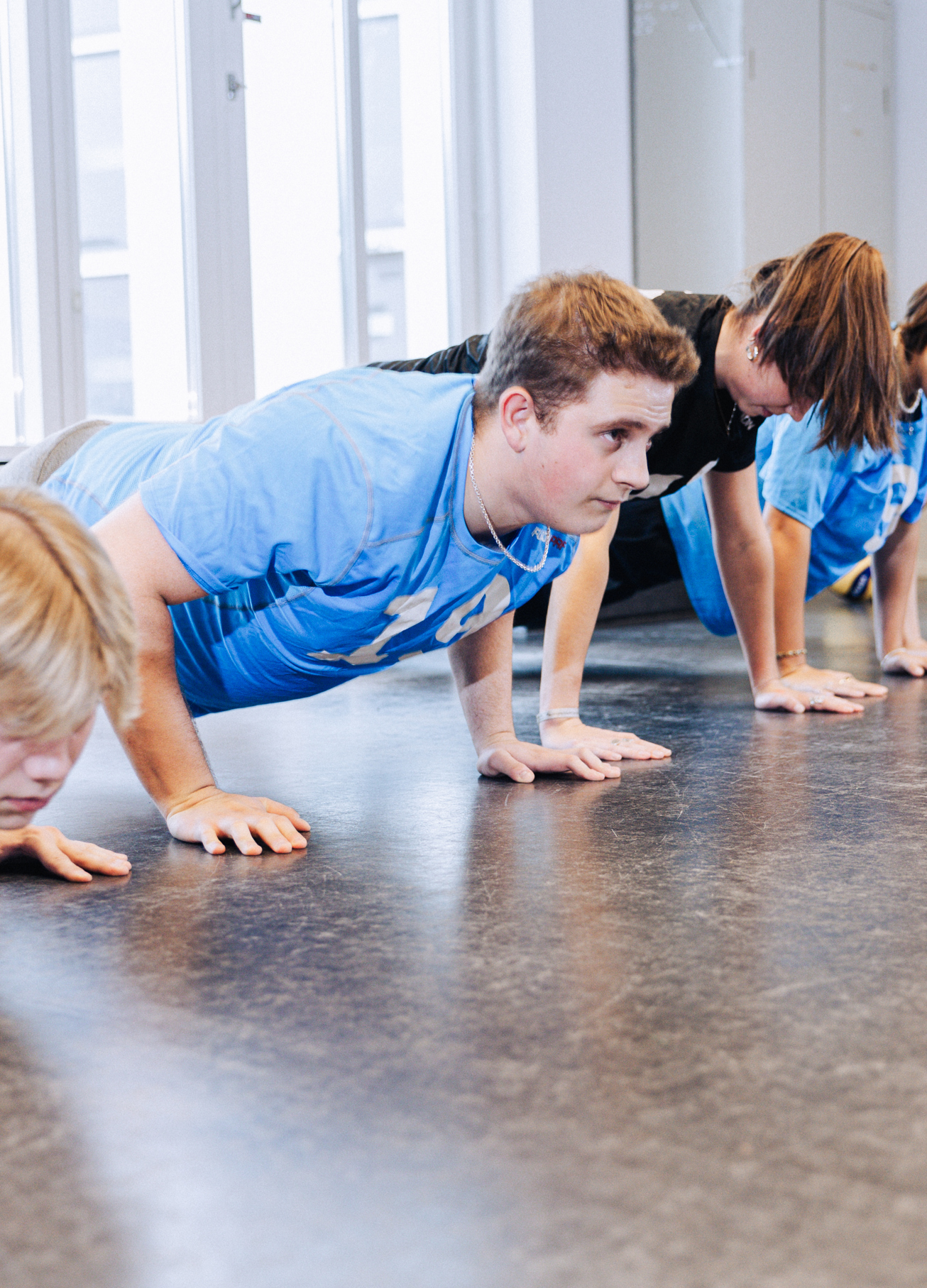 Beredskabslinjen, elever laver armbøjninger